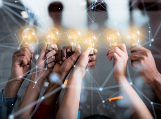 以户开头的成语有哪些