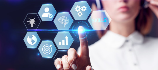 形容行动缓慢的成语