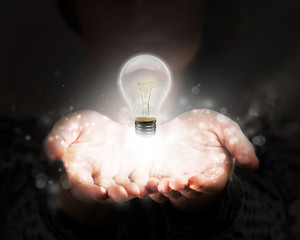 形容行动缓慢的成语