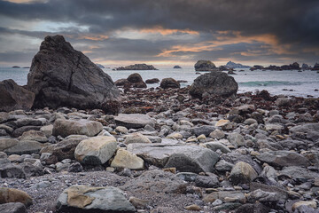 形容行动缓慢的成语